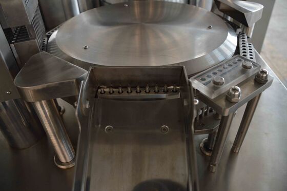 Giá tốt Máy chiết rót viên nang bột tự động với 200 viên nang / phút trực tuyến